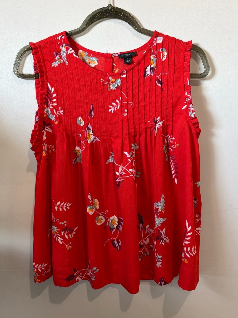 Ann Taylor Factory Pintuck Ruffle Floral Shell Blouse | Vibrant Red | Size S